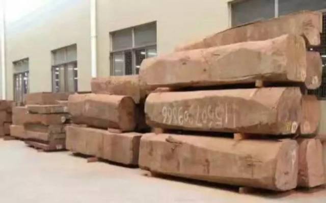 緬甸花梨憑什么,價(jià)格一路上漲.... 緬甸花梨憑什么,價(jià)格一路上漲....